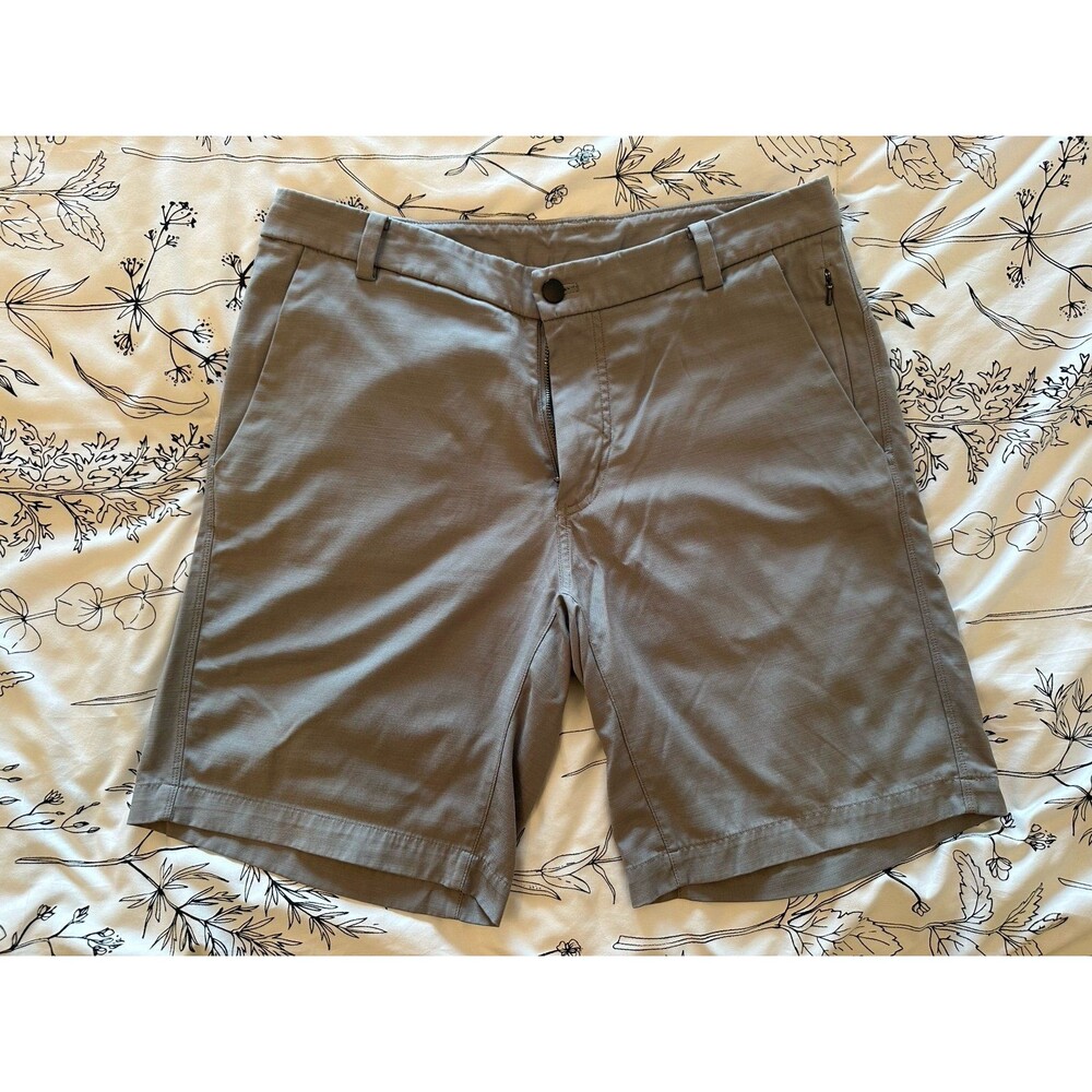 Lululemon Shorts 34W Light Gray